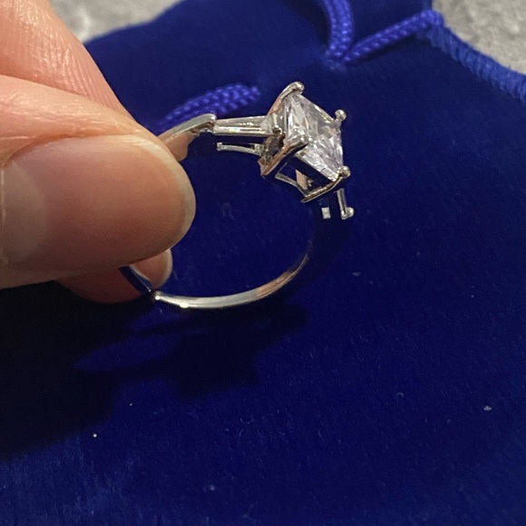 Adjustable CZ-steel ring - Picture 3 of 4